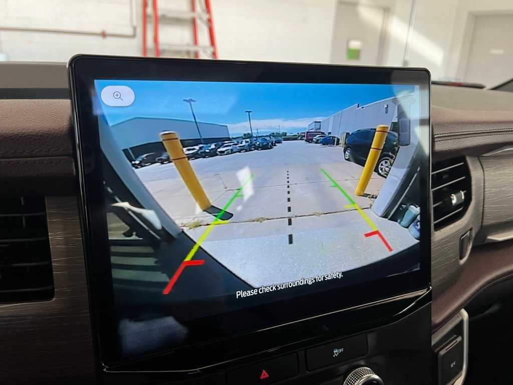 Thumbnail: 2022 Ford Expedition - 26