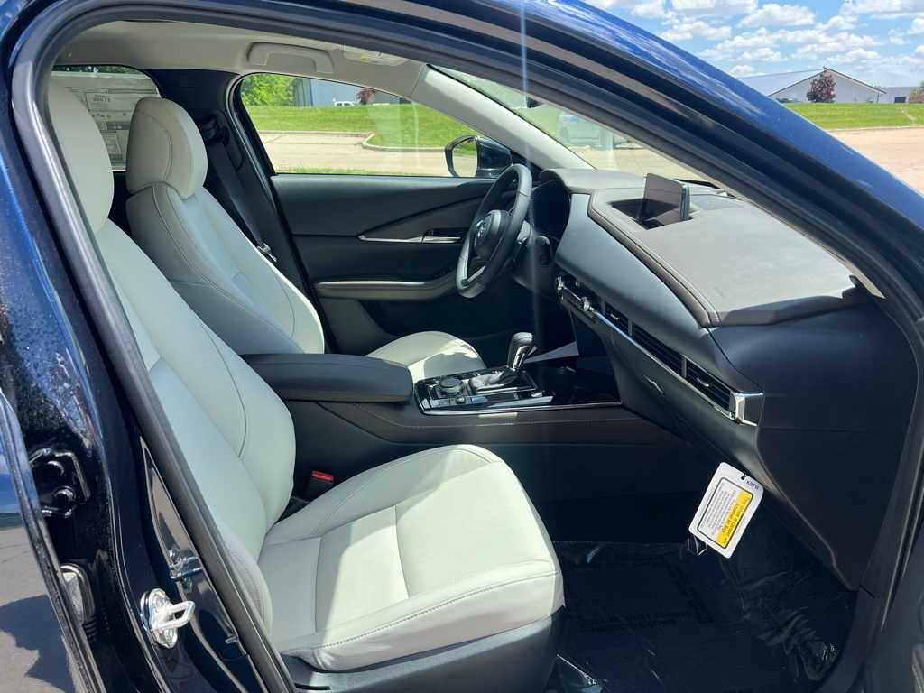 Thumbnail: 2025 Mazda CX-30 - 15