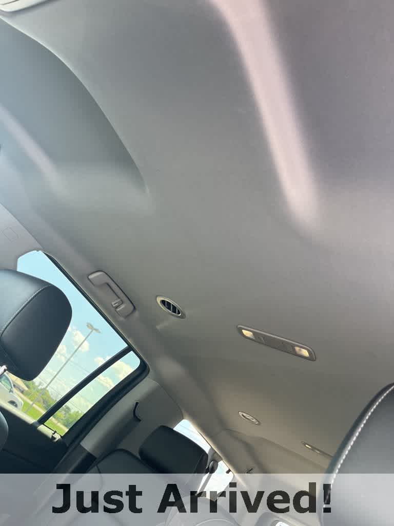 Thumbnail: 2019 Chevrolet Suburban - 6