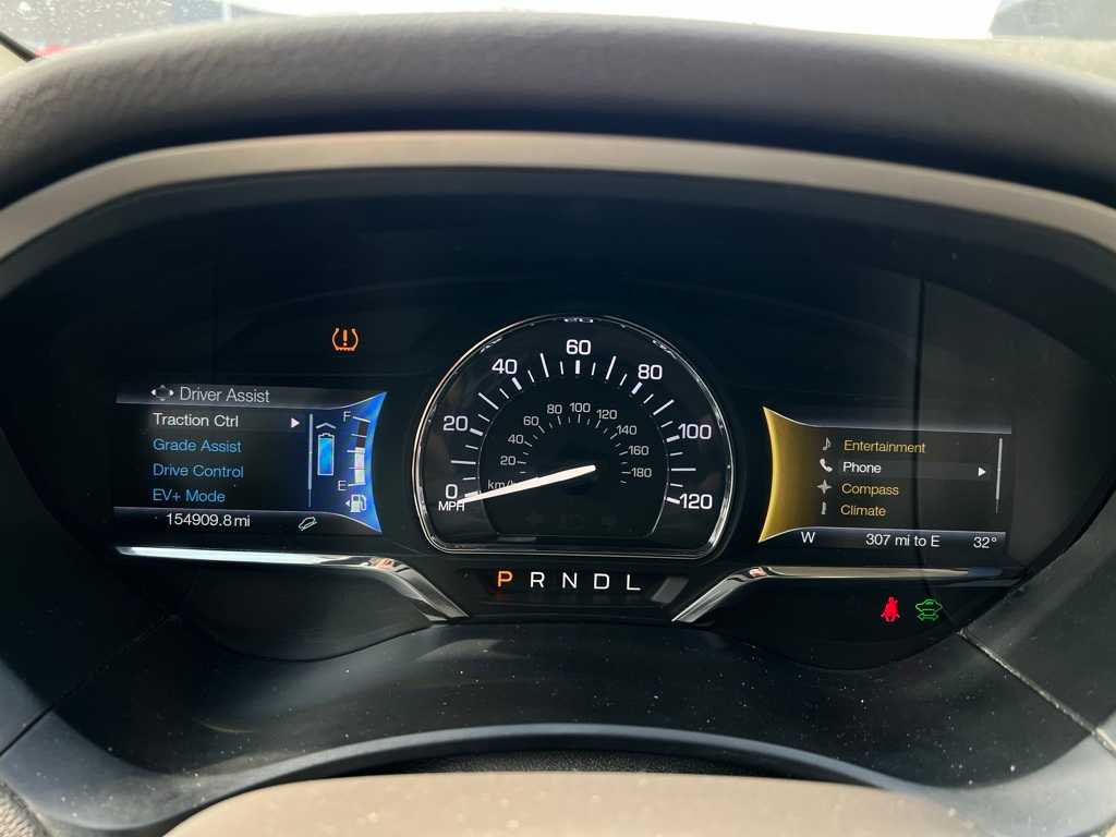 Thumbnail: 2016 Lincoln MKZ - 32