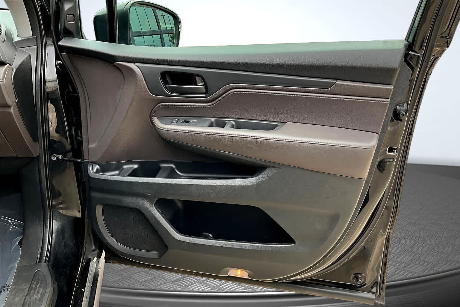 Thumbnail: 2018 Honda Odyssey - 19