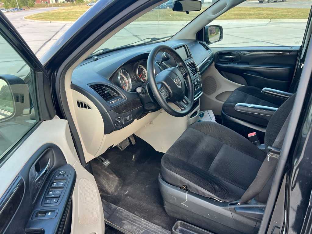 Thumbnail: 2018 Dodge Grand Caravan - 2