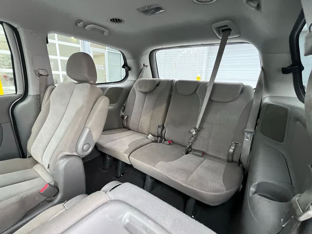 Thumbnail: 2012 Kia Sedona - 13