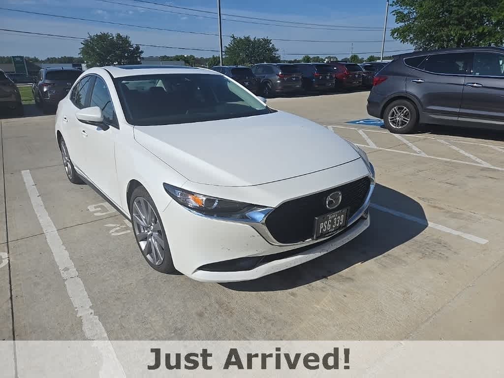 Thumbnail: 2021 Mazda Mazda3 - 2
