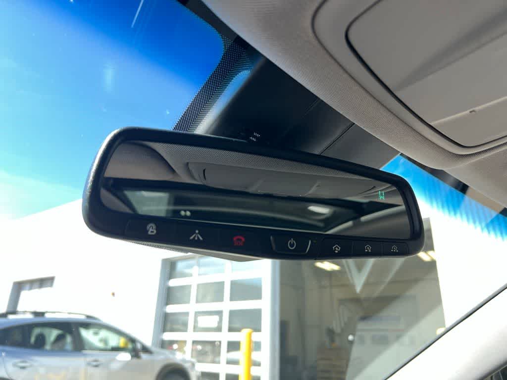 Thumbnail: 2015 Hyundai Genesis - 37