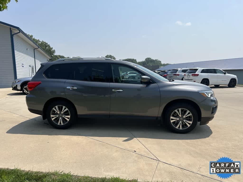 Thumbnail: 2017 Nissan Pathfinder - 7