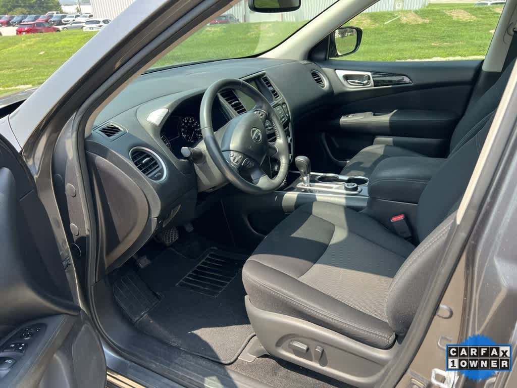 Thumbnail: 2017 Nissan Pathfinder - 2
