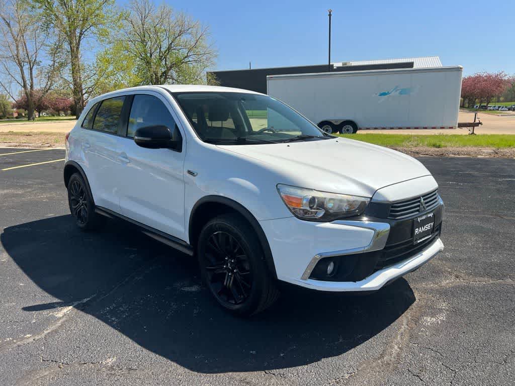 Thumbnail: 2017 Mitsubishi Outlander Sport - 8