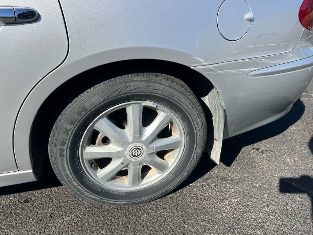 Thumbnail: 2005 Buick LaCrosse - 11