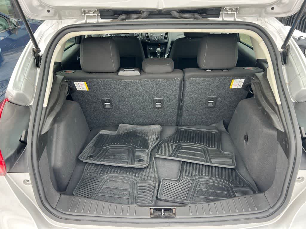 Thumbnail: 2017 Ford Focus - 17