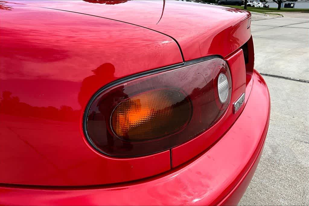 Thumbnail: 1992 Mazda MX-5 Miata - 27
