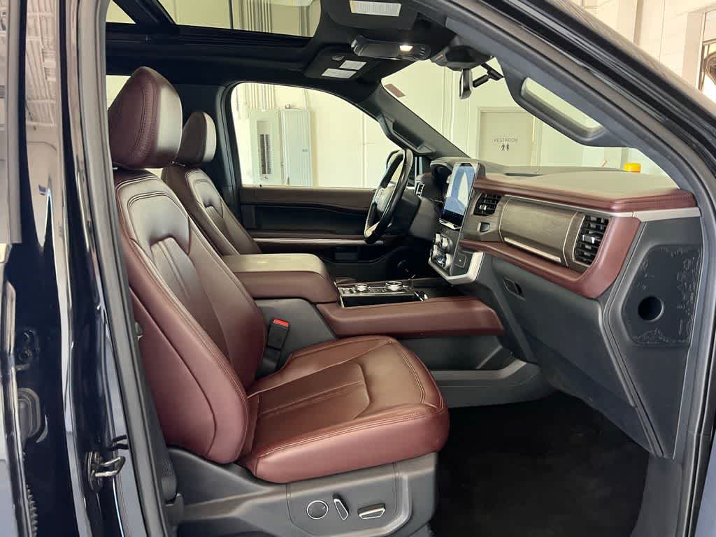 Thumbnail: 2022 Ford Expedition - 21