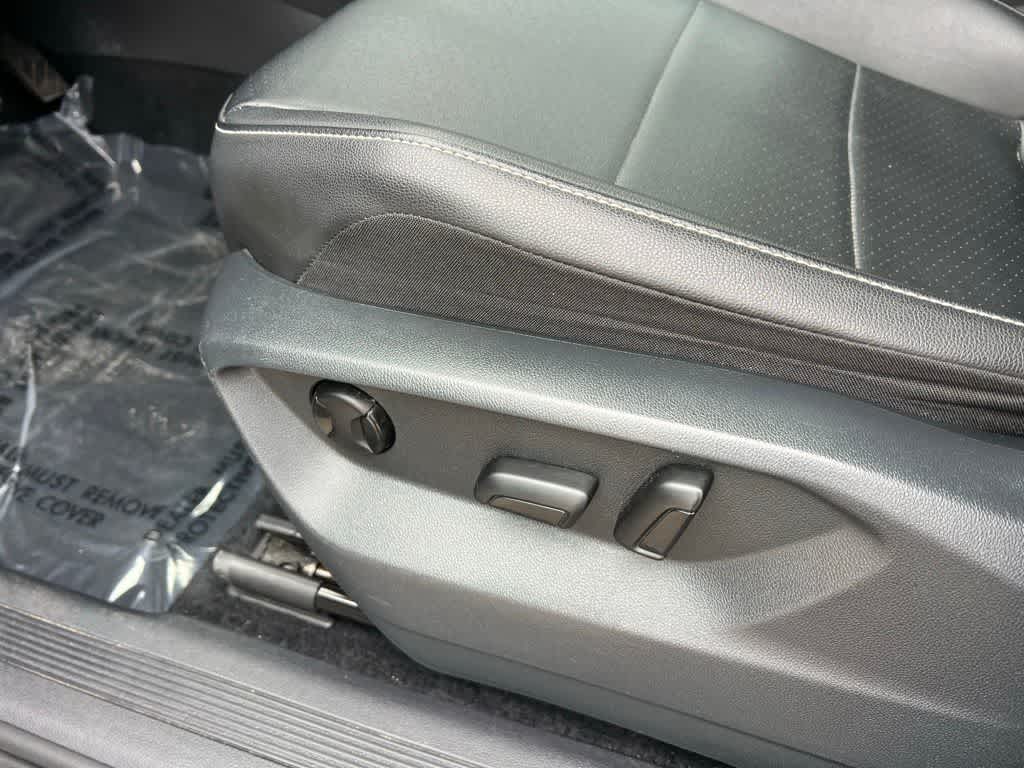 Thumbnail: 2021 Volkswagen Tiguan - 15