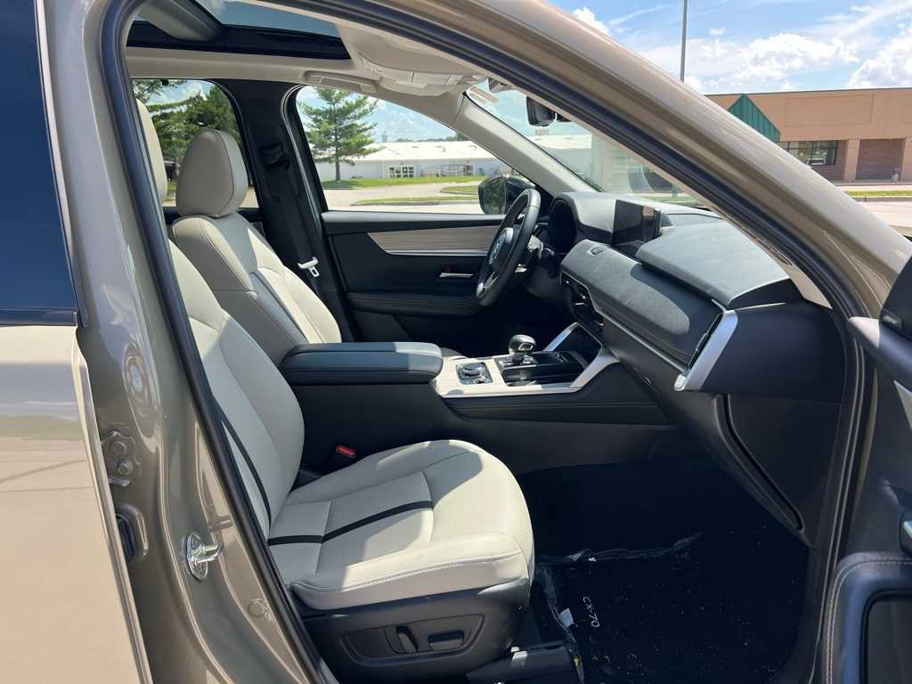Thumbnail: 2025 Mazda CX-70 - 2