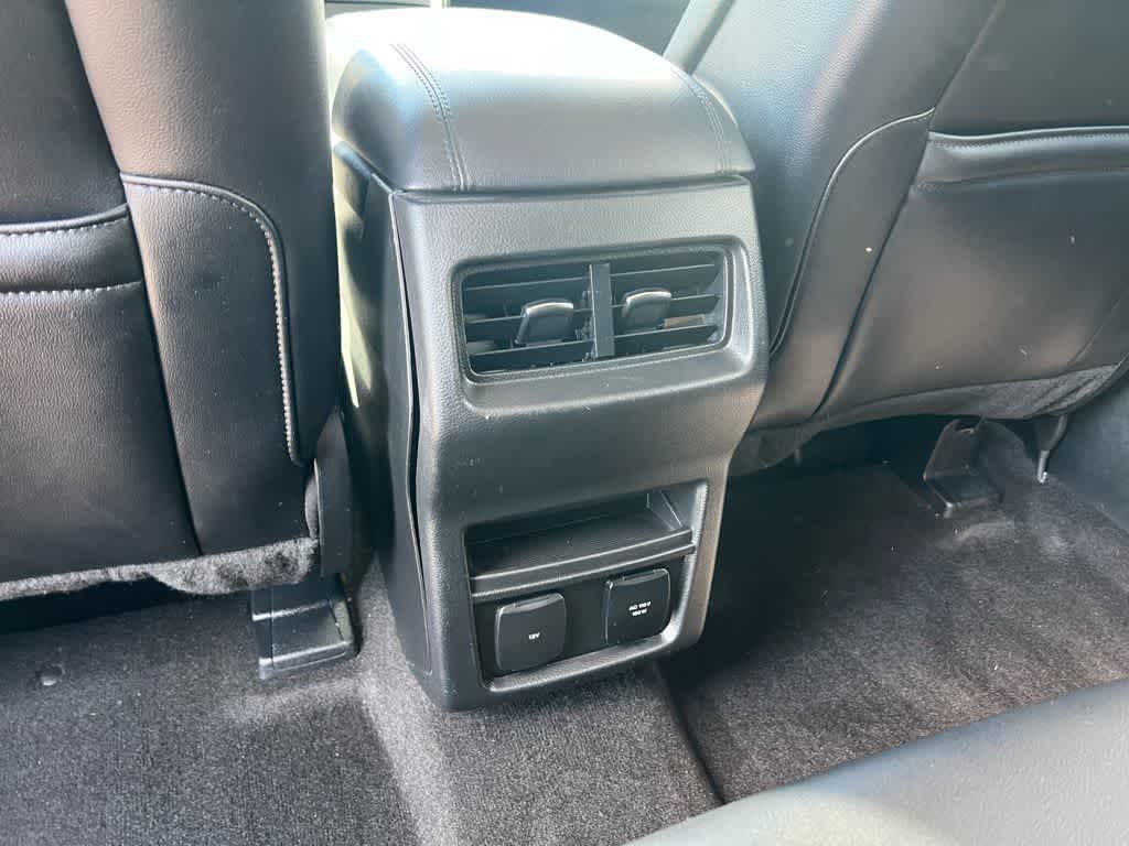 Thumbnail: 2019 Ford Edge - 17