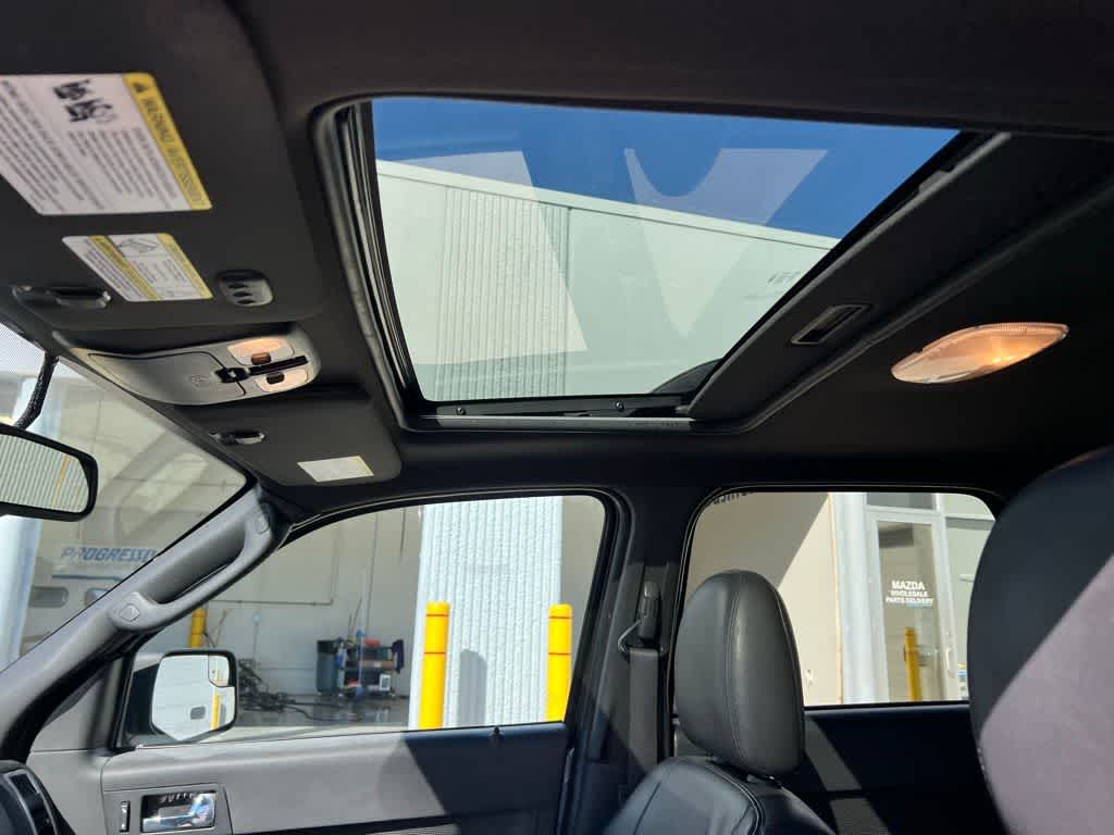 Thumbnail: 2011 Ford Escape - 19