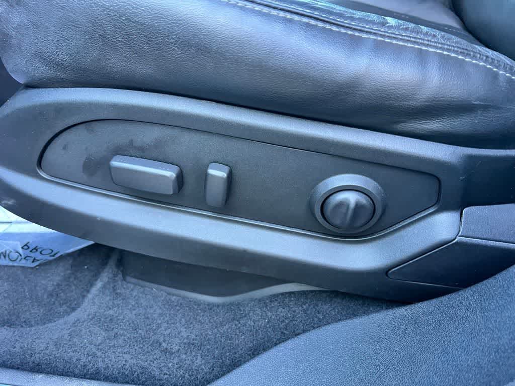 Thumbnail: 2017 Chevrolet Traverse - 19