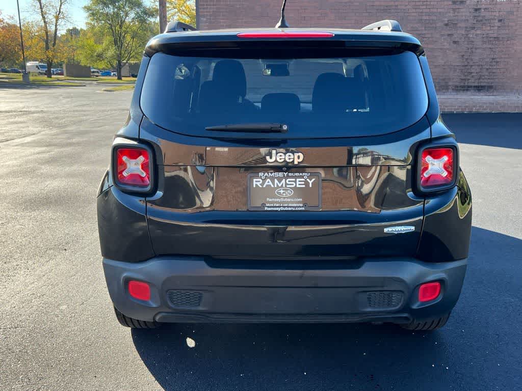 Thumbnail: 2015 Jeep Renegade - 5