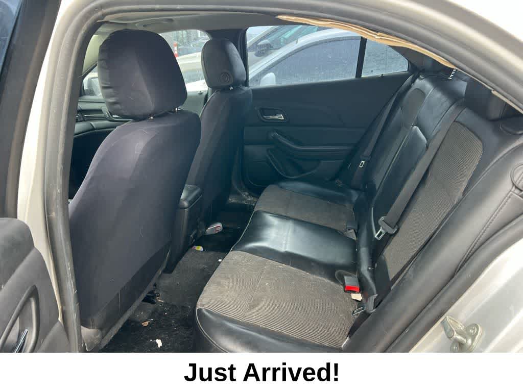 Thumbnail: 2014 Chevrolet Malibu - 11