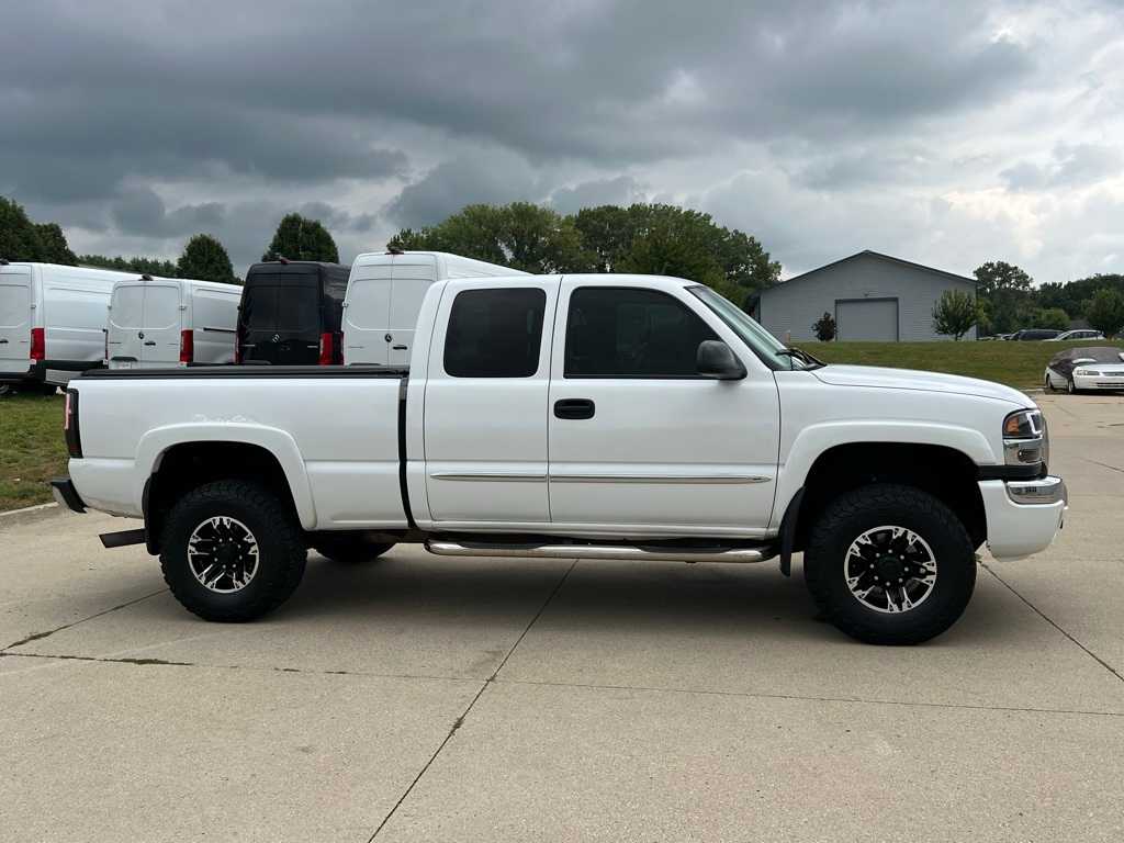 Thumbnail: 2005 GMC Sierra 2500 - 7