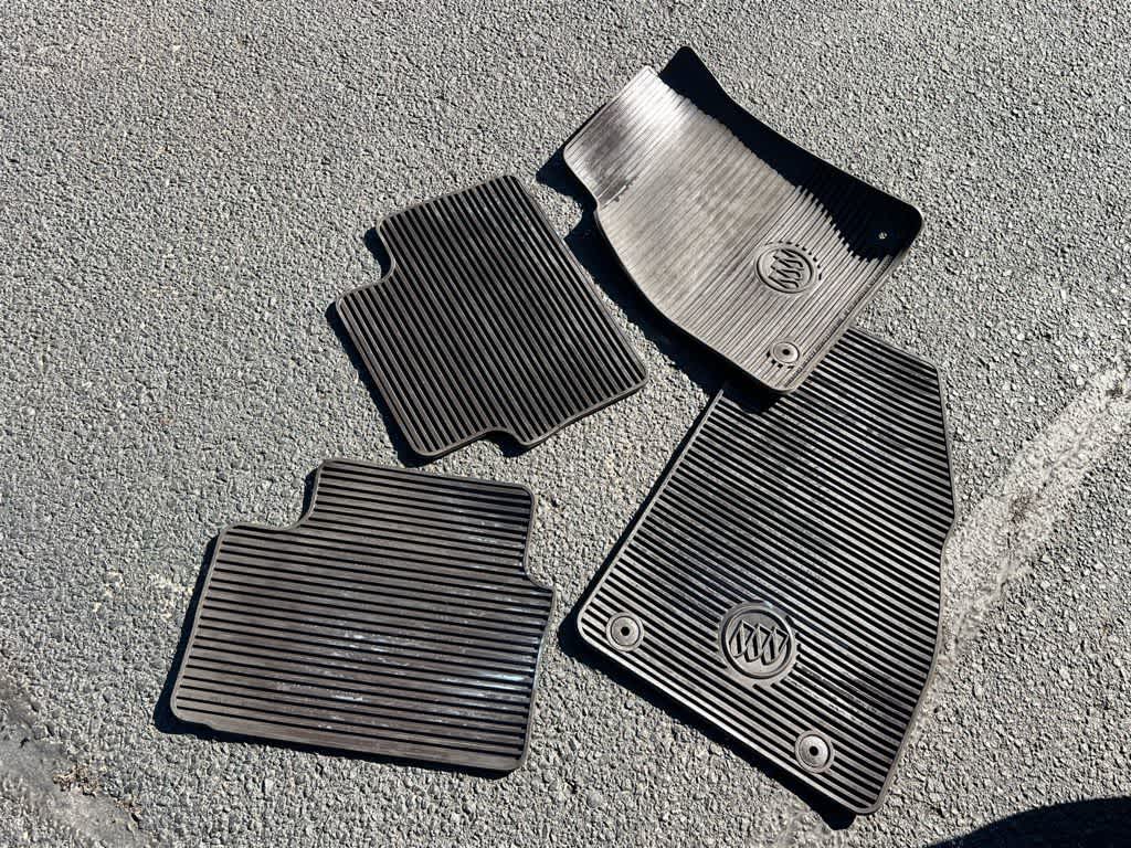 Thumbnail: 2005 Buick LaCrosse - 24