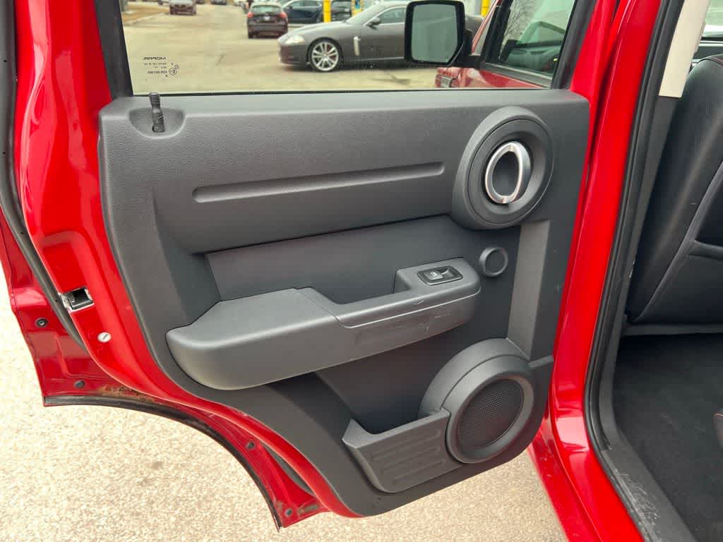 Thumbnail: 2011 Dodge Nitro - 21