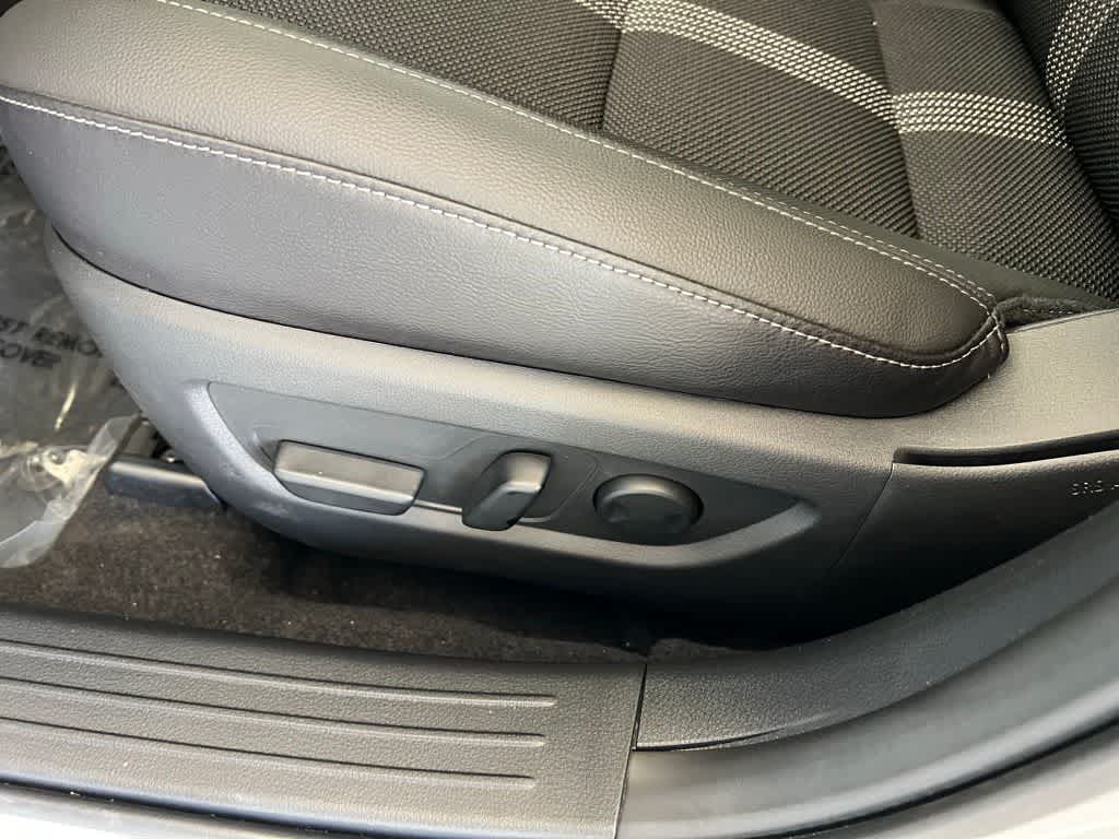 Thumbnail: 2025 Mazda CX-50 - 13