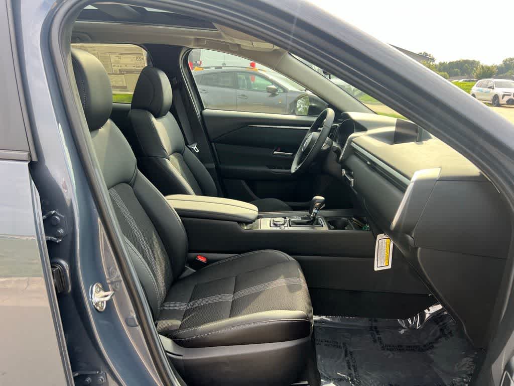 Thumbnail: 2025 Mazda CX-50 - 18