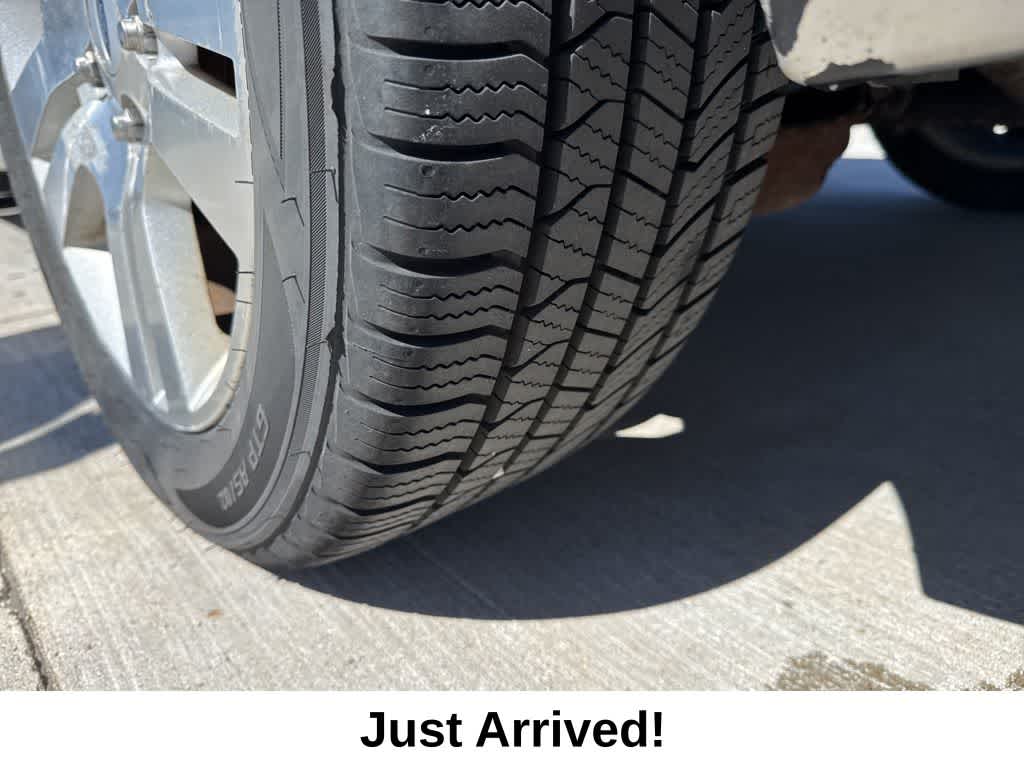 Thumbnail: 2008 Ford Fusion - 10