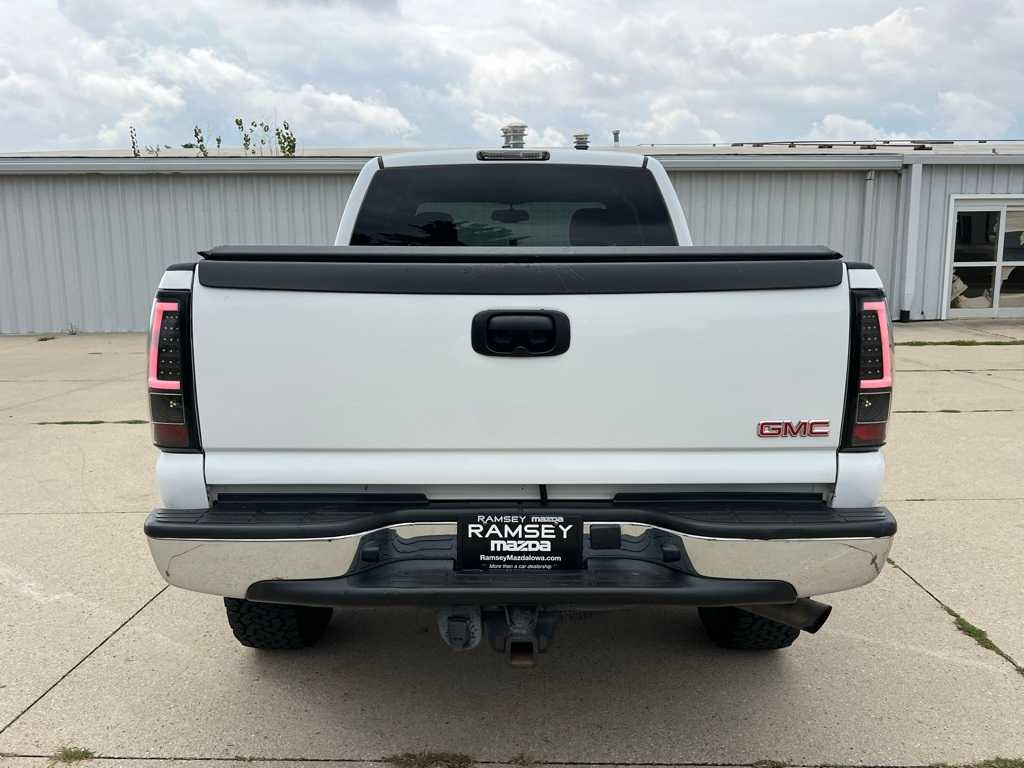 Thumbnail: 2005 GMC Sierra 2500 - 5