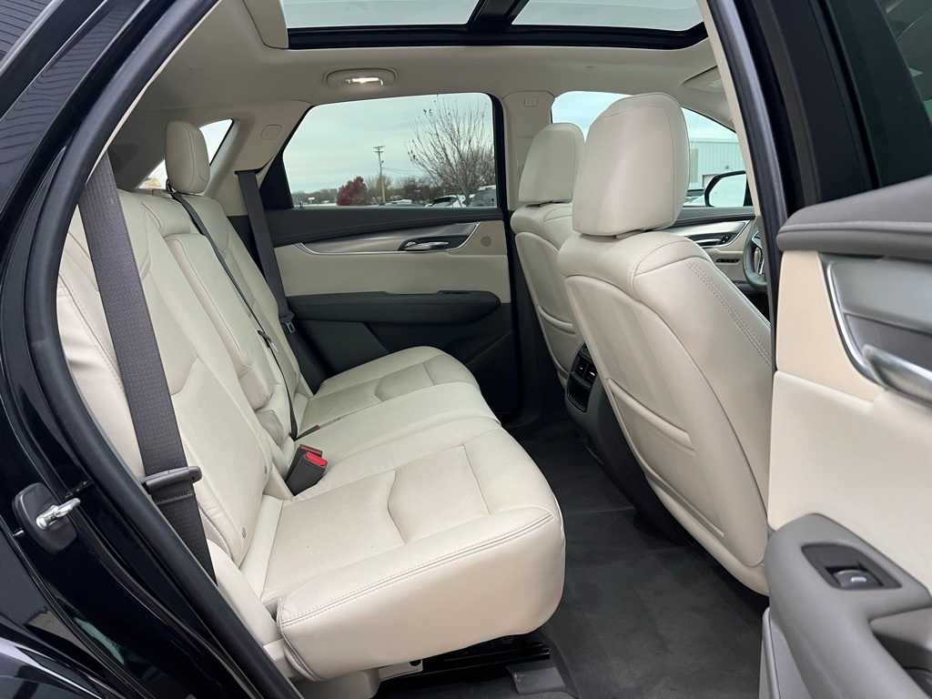 Thumbnail: 2017 Cadillac XT5 - 25