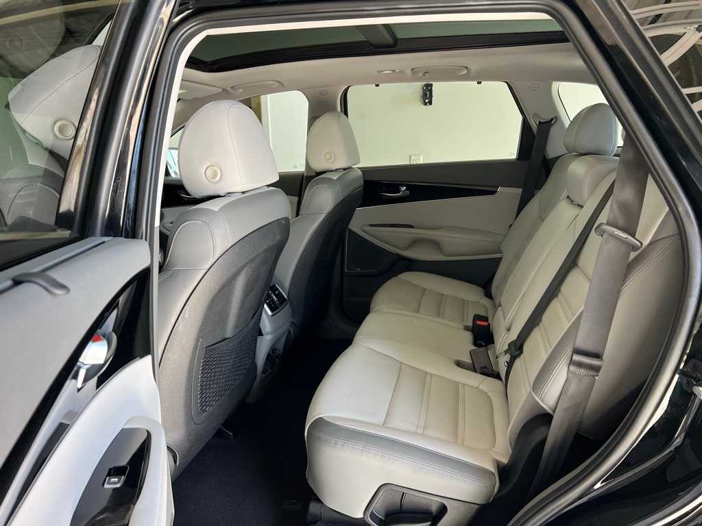 Thumbnail: 2019 Kia Sorento - 19