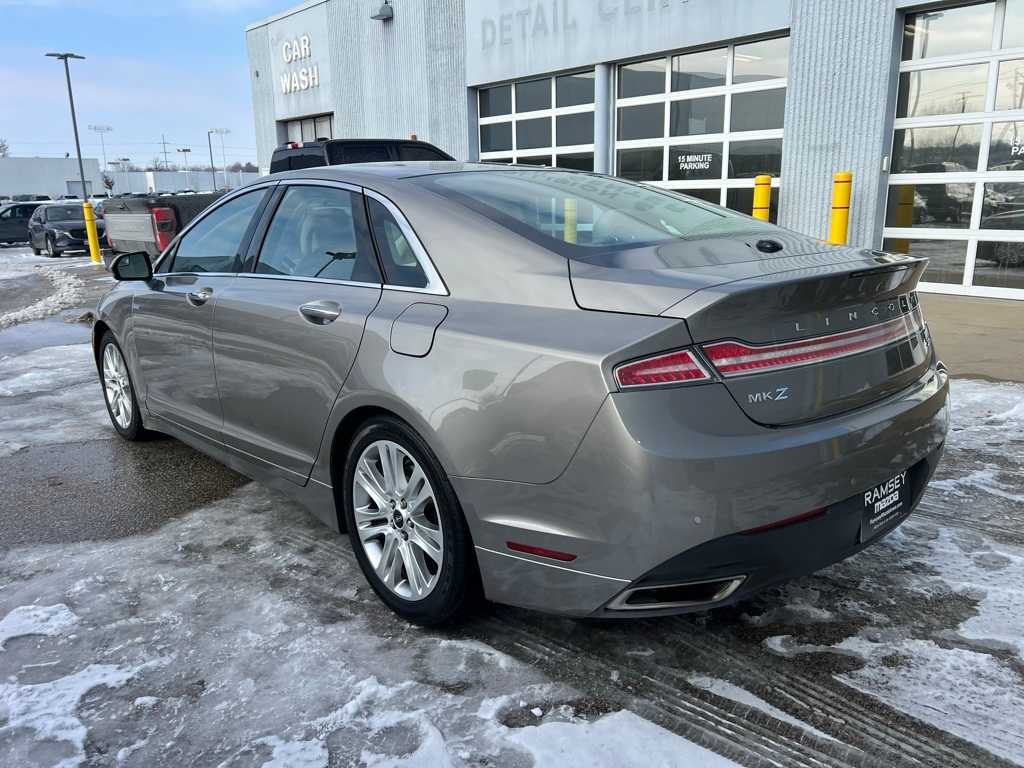Thumbnail: 2016 Lincoln MKZ - 4