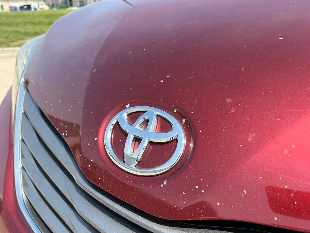 Thumbnail: 2012 Toyota Sienna - 9