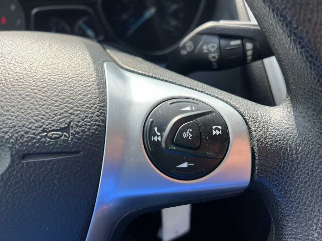 2014 Ford Focus SE 22