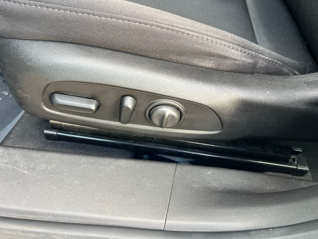 Thumbnail: 2017 Chevrolet Malibu - 13