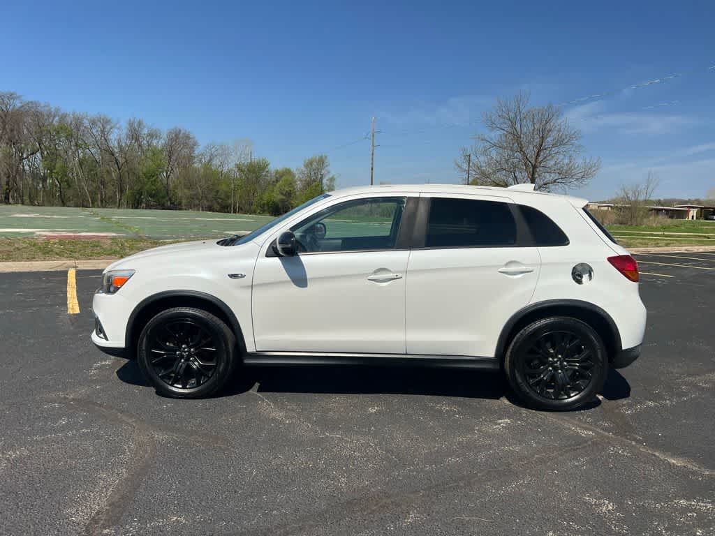 Thumbnail: 2017 Mitsubishi Outlander Sport - 3