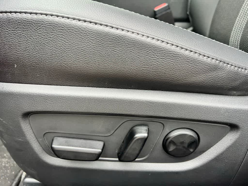 Thumbnail: 2025 Mazda CX-50 - 14