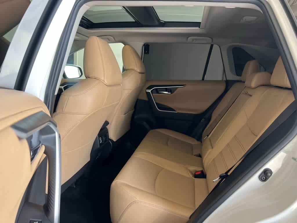 Thumbnail: 2020 Toyota RAV4 - 25