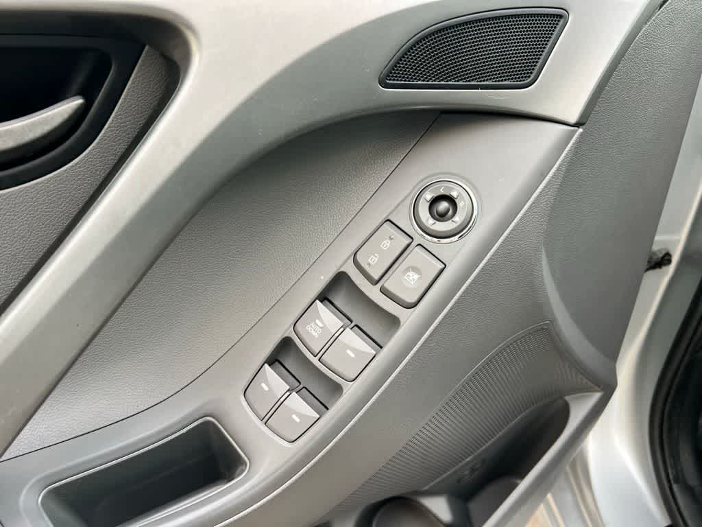 Thumbnail: 2013 Hyundai Elantra - 13