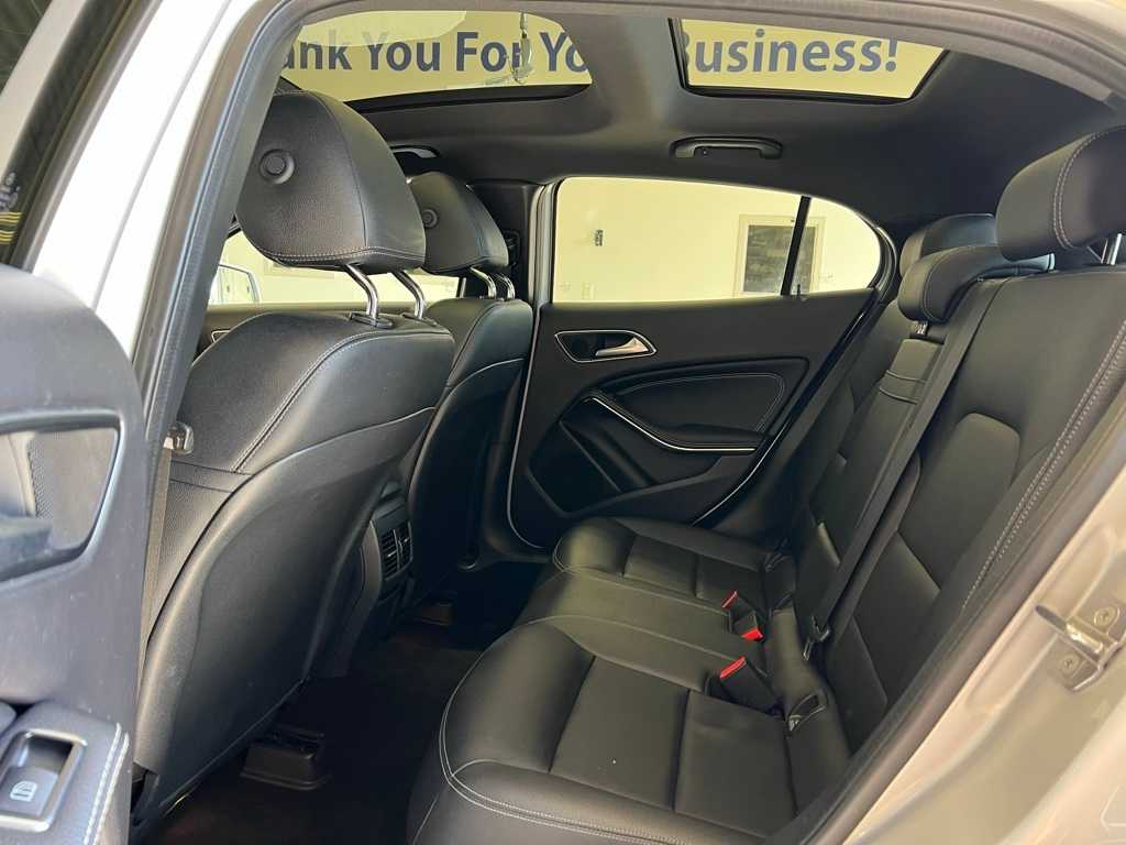 Thumbnail: 2018 Mercedes-Benz GLA - 17