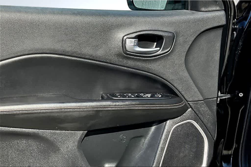 Thumbnail: 2018 Jeep Compass - 18