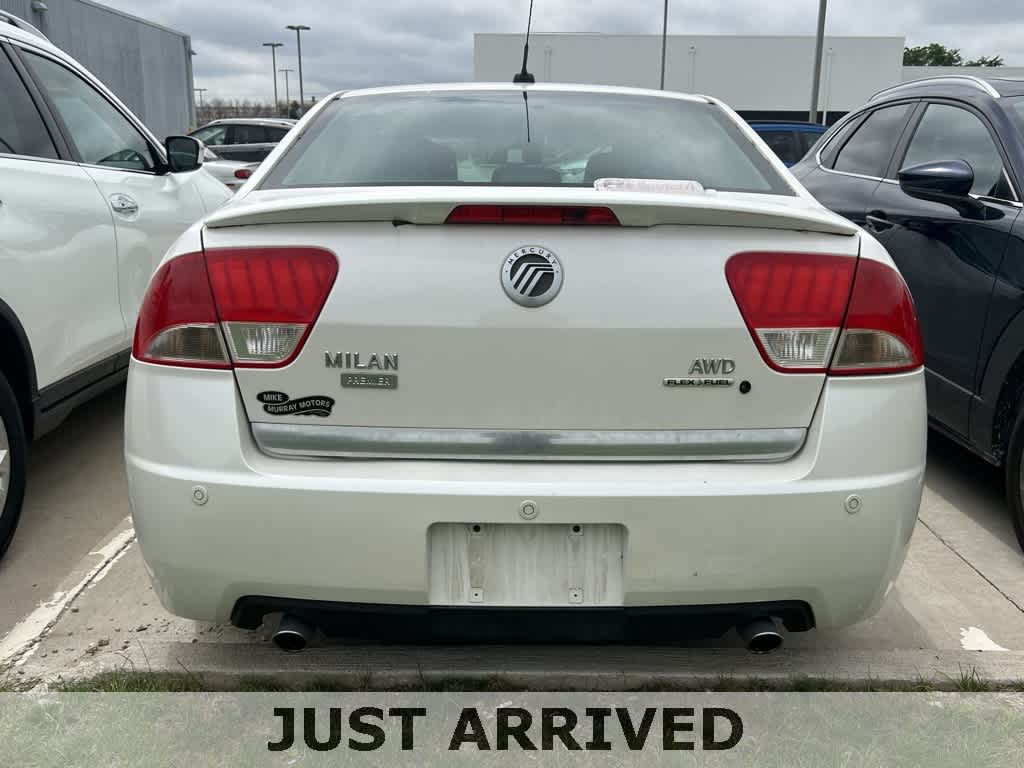 Thumbnail: 2011 Mercury Milan - 3