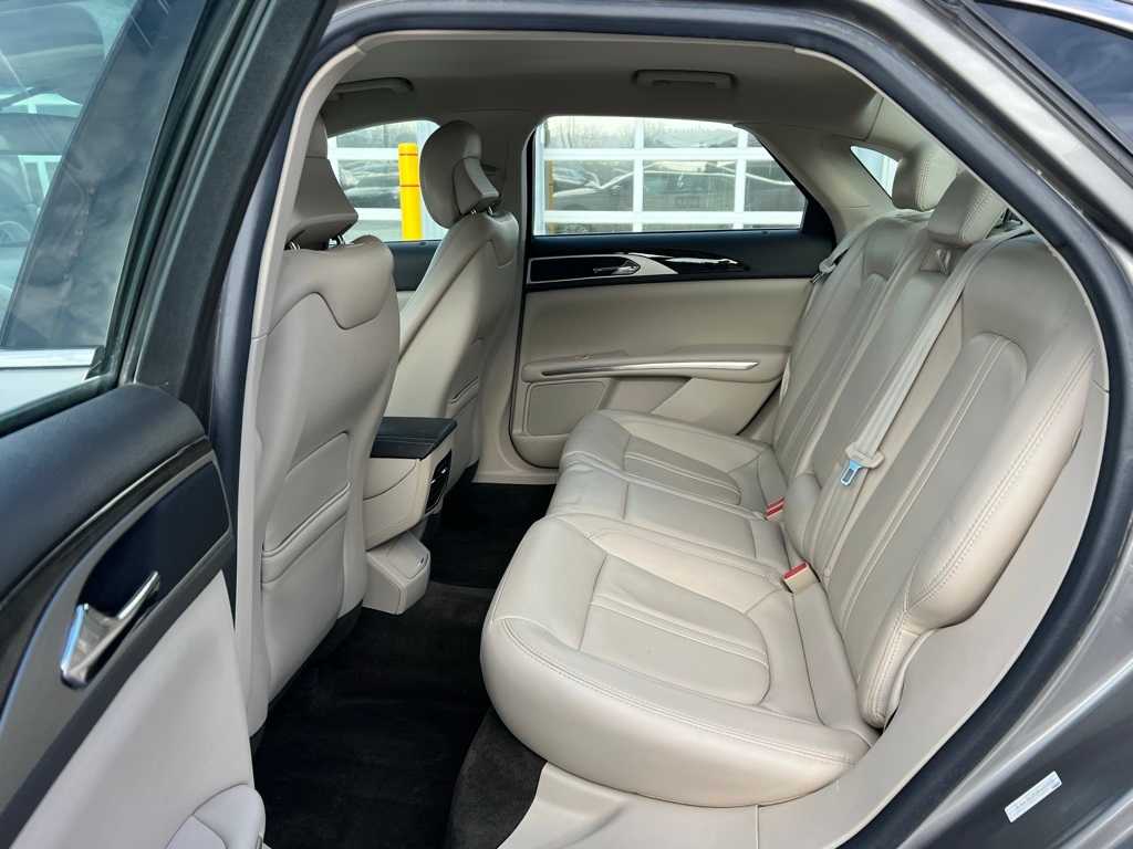 Thumbnail: 2016 Lincoln MKZ - 16