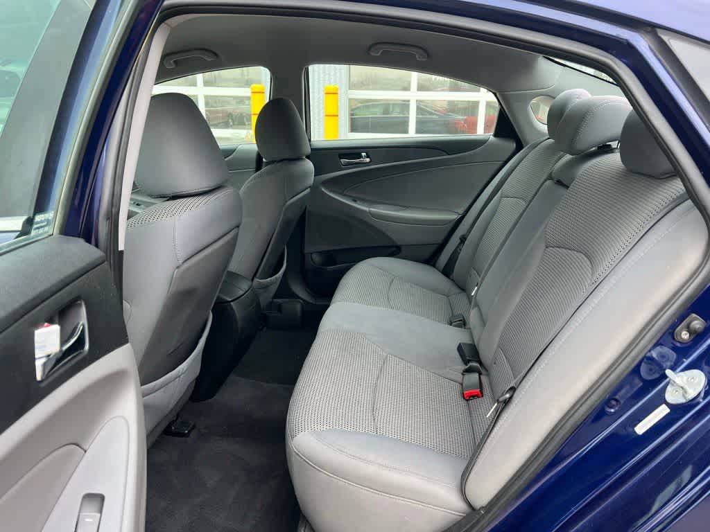 Thumbnail: 2011 Hyundai Sonata - 19