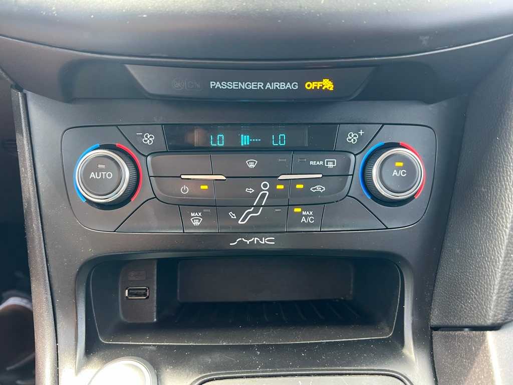 Thumbnail: 2016 Ford Focus - 25