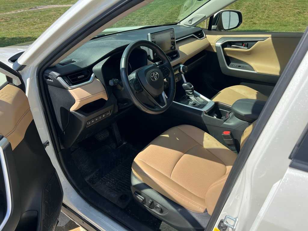 Thumbnail: 2020 Toyota RAV4 - 3