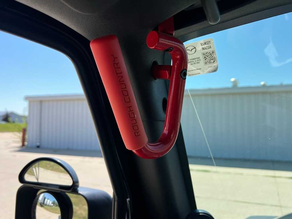 Thumbnail: 2010 Jeep Wrangler - 21