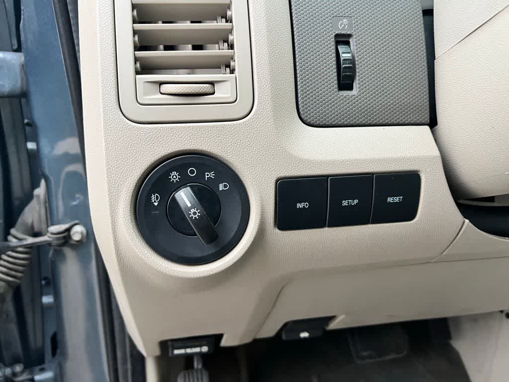 Thumbnail: 2011 Ford Escape - 18