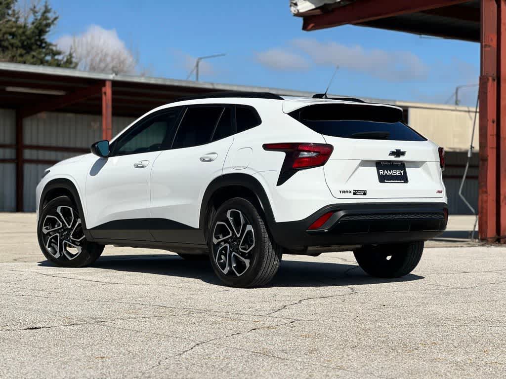 Thumbnail: 2025 Chevrolet Trax - 4
